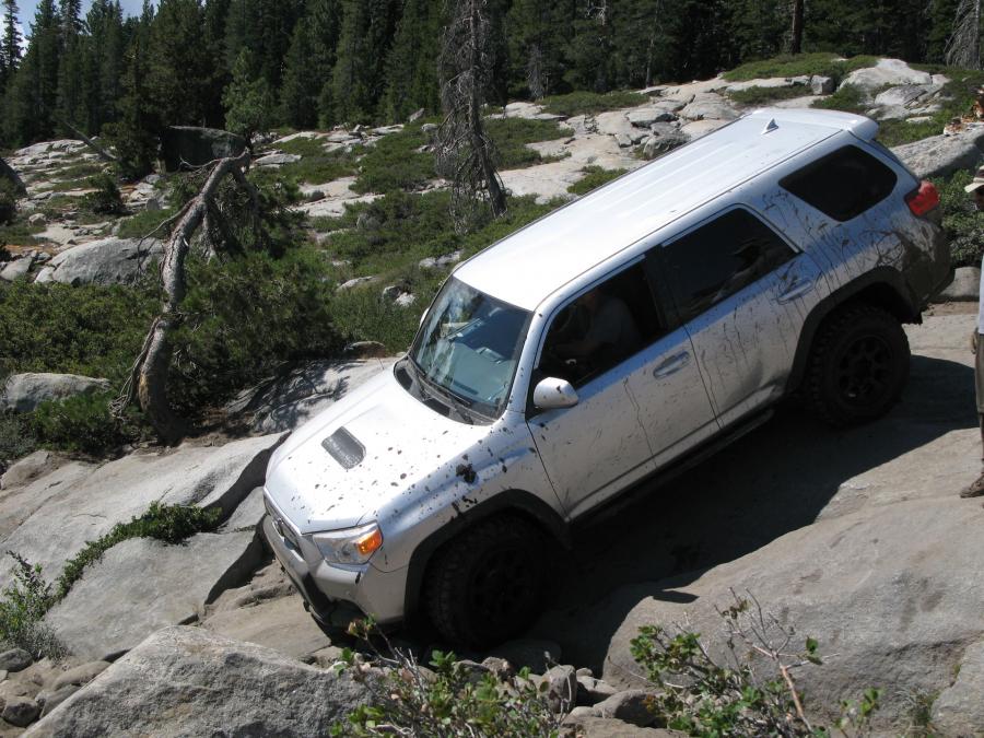  Toyota 4Runner 2010 года  (фото 71 из 84)